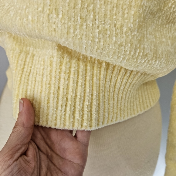 Urban Outfitters Size S V Neck Yellow Chenille Sweater - Picture 12 of 16